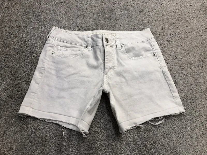 American Eagle Shorts Women 8 White Jean Shorts Denim Stretch Pocket Lightweight