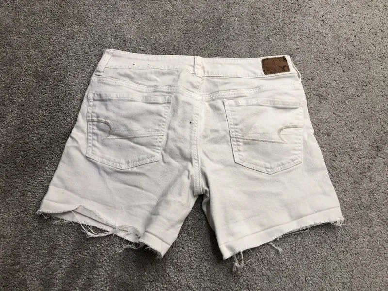 American Eagle Shorts Women 8 White Jean Shorts Denim Stretch Pocket Lightweight